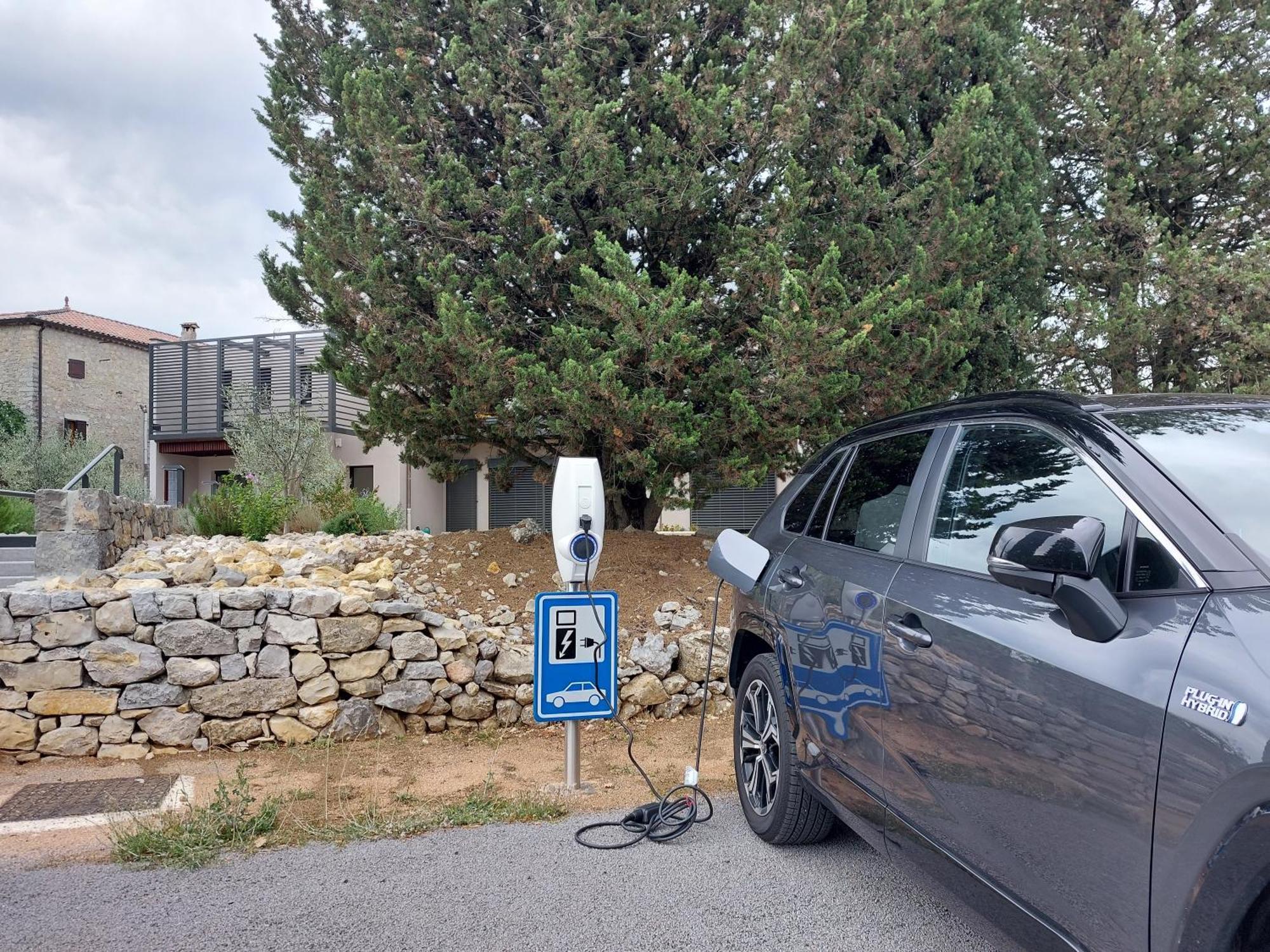 Logis Auberge Les Murets Hotel Restaurant Spa Chandolas Kültér fotó